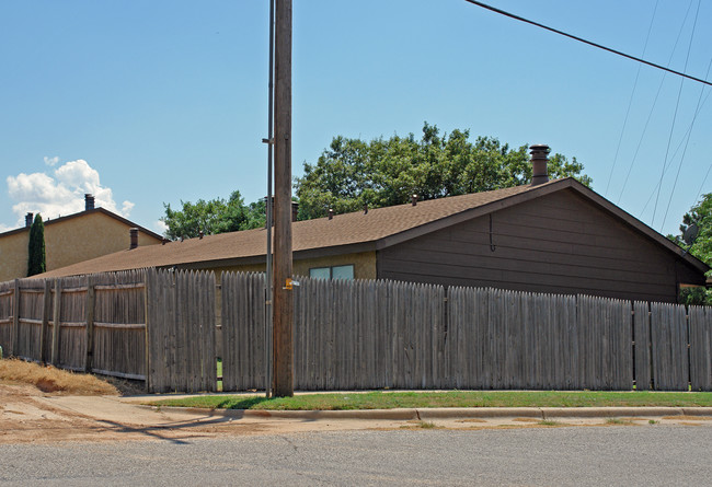 7401 Avenue X in Lubbock, TX - Building Photo - Building Photo