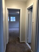 10630 Kenilworth Ave, Unit 104 in Bethesda, MD - Foto de edificio - Building Photo