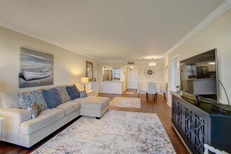 5108 Brittany Dr S in St. Petersburg, FL - Building Photo - Building Photo