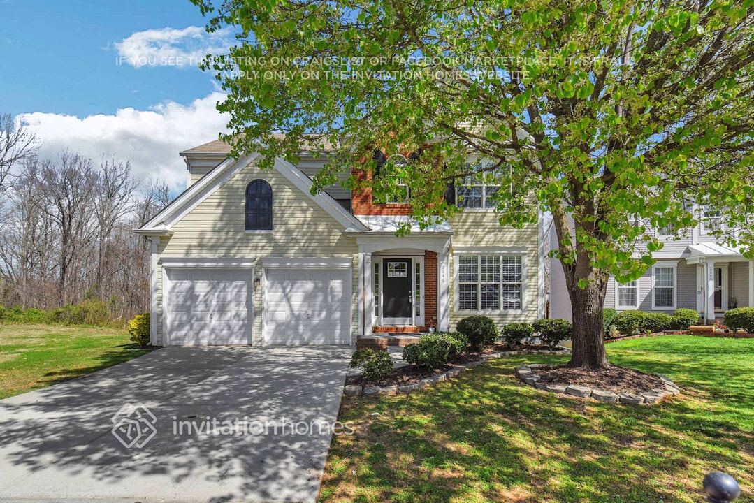 8848 Challenger Dr in Charlotte, NC - Building Photo