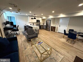1821 I St NE in Washington, DC - Building Photo - Building Photo
