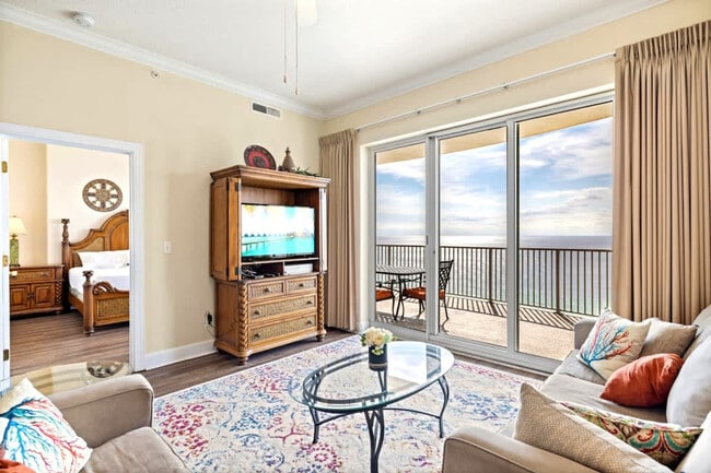 10625 Front Beach Rd in Panama City Beach, FL - Foto de edificio - Building Photo