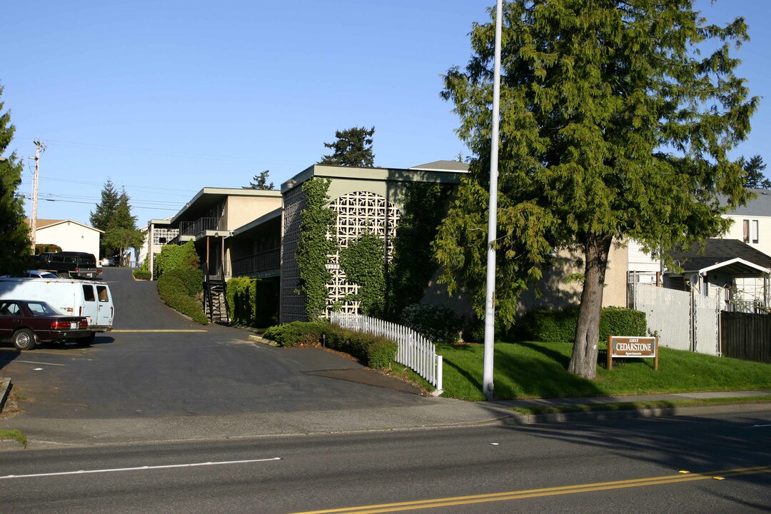 Cedarstone Apartments in Burien, WA - Building Photo