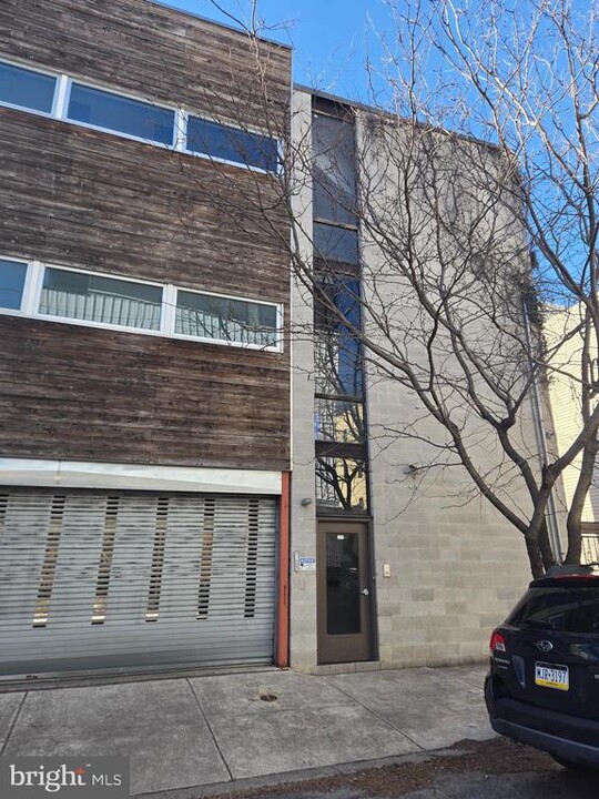 1116 N Bodine St in Philadelphia, PA - Building Photo