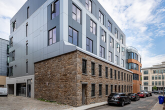 Longwood Row in Boston, MA - Foto de edificio - Building Photo