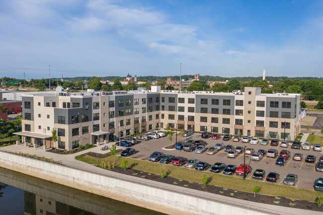 Grand View Place in Grand Rapids, MI - Foto de edificio - Building Photo