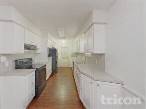 1916 Tracey Cir in Irving, TX - Foto de edificio - Building Photo