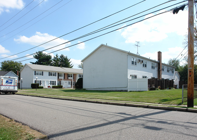 173-185 Mills St in Wadsworth, OH - Building Photo - Building Photo