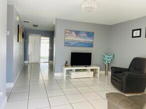 5268 Cannon Way in West Palm Beach, FL - Building Photo - Building Photo