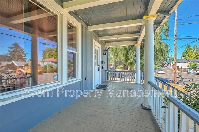 property at 7506 E Burnside St