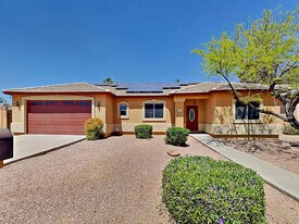 3002 E Jeanette Ct in Phoenix, AZ - Building Photo