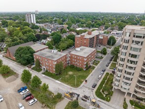 196 Mountain Park Ave in Hamilton, ON - Building Photo - Building Photo