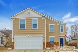 8439 S Firefly Dr in Pendleton, IN - Building Photo