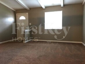 8101 Railroad Rd, Unit 4410 in Indianapolis, IN - Foto de edificio - Building Photo