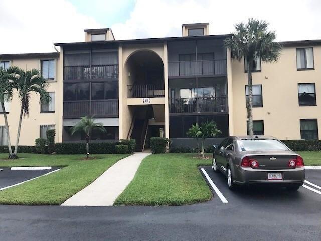 819 Sky Pine Way in Greenacres, FL - Building Photo