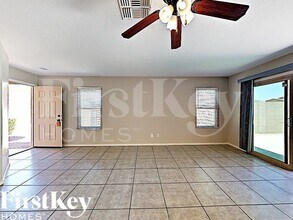 2050 W Hayden Peak Dr in San Tan Valley, AZ - Building Photo - Building Photo
