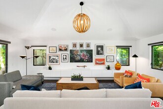 870 Rose Ave in Los Angeles, CA - Building Photo - Building Photo