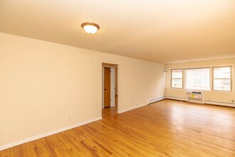 1320 W Lunt Ave in Chicago, IL - Building Photo - Building Photo