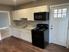 145-147 Pearl St in Manchester, CT - Building Photo