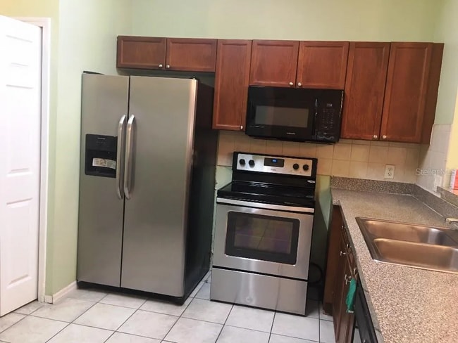 71 Emerald Bay Dr in Oldsmar, FL - Building Photo - Building Photo