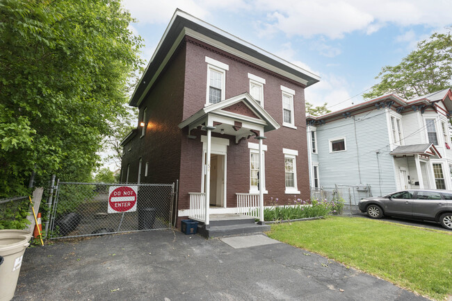 154 Seymour St in Syracuse, NY - Building Photo - Building Photo