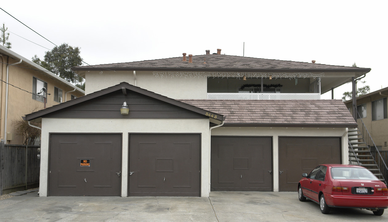 3443 Redwood Ct in Castro Valley, CA - Building Photo