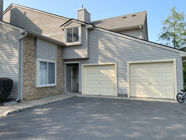 86 Teal Ct in Hightstown, NJ - Building Photo - Building Photo