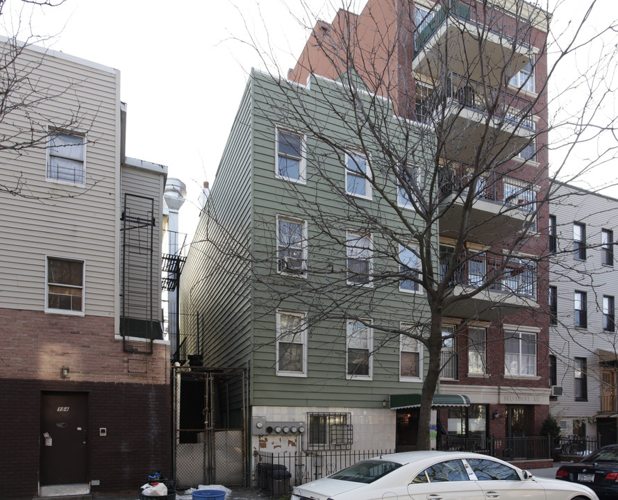 152 Java St in Brooklyn, NY - Building Photo