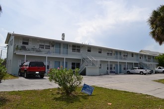 Pearly Sands in Fort Pierce, FL - Building Photo - Building Photo