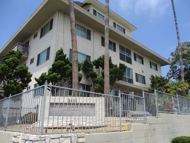 The Eldorado Manor in San Diego, CA - Building Photo - Building Photo