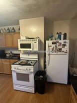 85 Ferrin St, Unit 2 Apartamentos