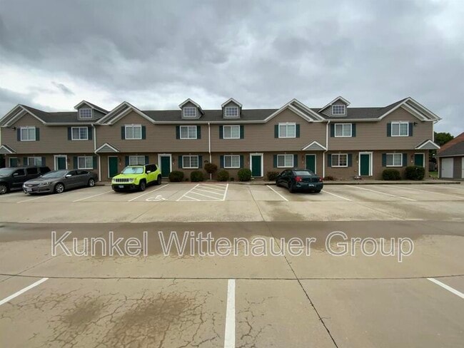 property at 704 Fountain View Dr