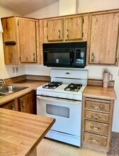1150 W Red Hills Pkwy in Washington, UT - Building Photo - Building Photo