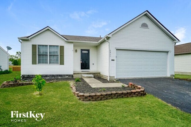 5911 Epernay Way in Galloway, OH - Foto de edificio - Building Photo