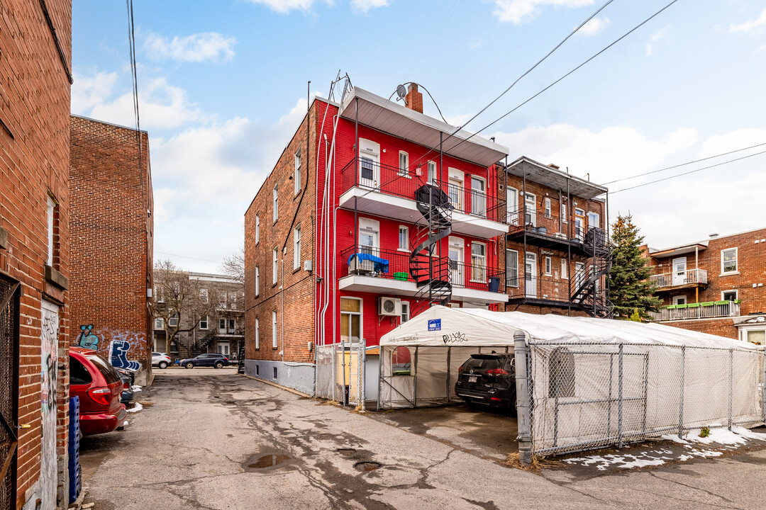 2023-2031 Dezery Rue in Montréal, QC - Building Photo