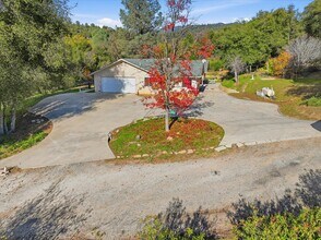 43379 Leach Rd in Ahwahnee, CA - Building Photo - Building Photo