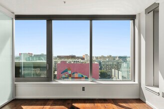 1155 S Grand Ave, Unit 1103 in Los Angeles, CA - Building Photo - Building Photo