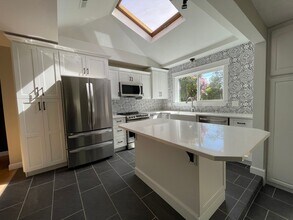 849 W Luellen Dr in Roseburg, OR - Building Photo - Building Photo