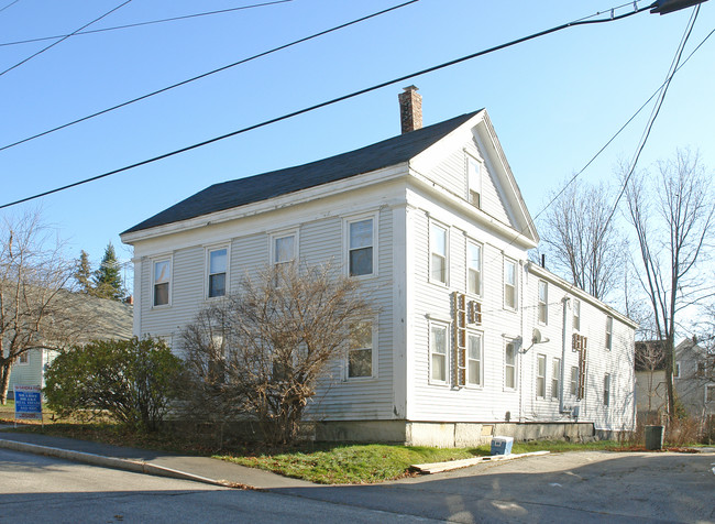 48 York St in Bath, ME - Foto de edificio - Building Photo