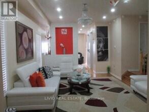 14 Pennyroyal Crescent in Brampton, ON - Building Photo - Building Photo