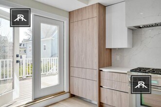 75 Thorndike St in Brookline, MA - Building Photo - Building Photo