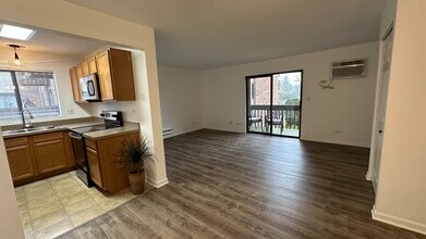 413 Berkshire Dr in Crystal Lake, IL - Building Photo - Building Photo