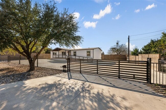 624 S Old Stagecoach Rd in Kyle, TX - Building Photo - Building Photo