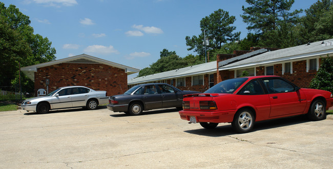 Timberline Apartments in Fayetteville, NC - Building Photo - Building Photo