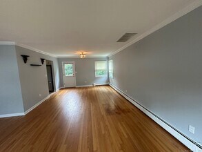 25 Quinsey Dr in Bridgeport, CT - Building Photo - Building Photo