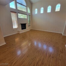 8765 Villa Alex Ave in Las Vegas, NV - Building Photo - Building Photo