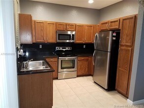 21201 NW 14th Pl-Unit -1-18 in Miami, FL - Building Photo - Building Photo