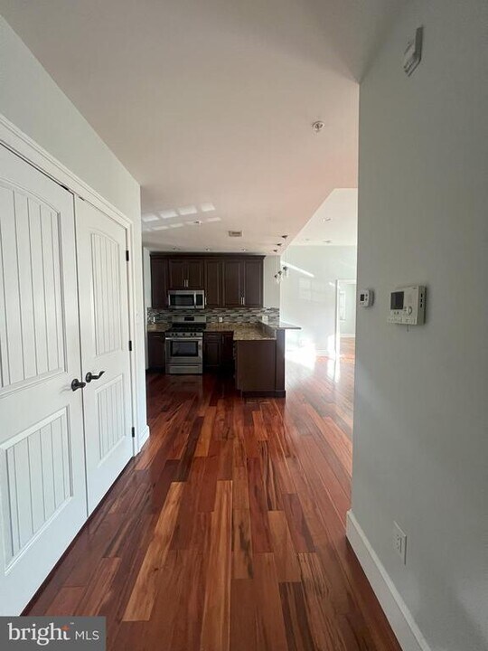 738 S 11th St-Unit -2F in Philadelphia, PA - Building Photo