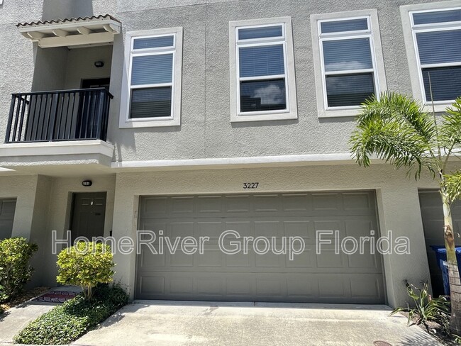 3227 Marcellus Cir in Tampa, FL - Building Photo - Building Photo