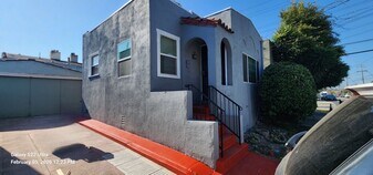 737 46th St in Oakland, CA - Building Photo